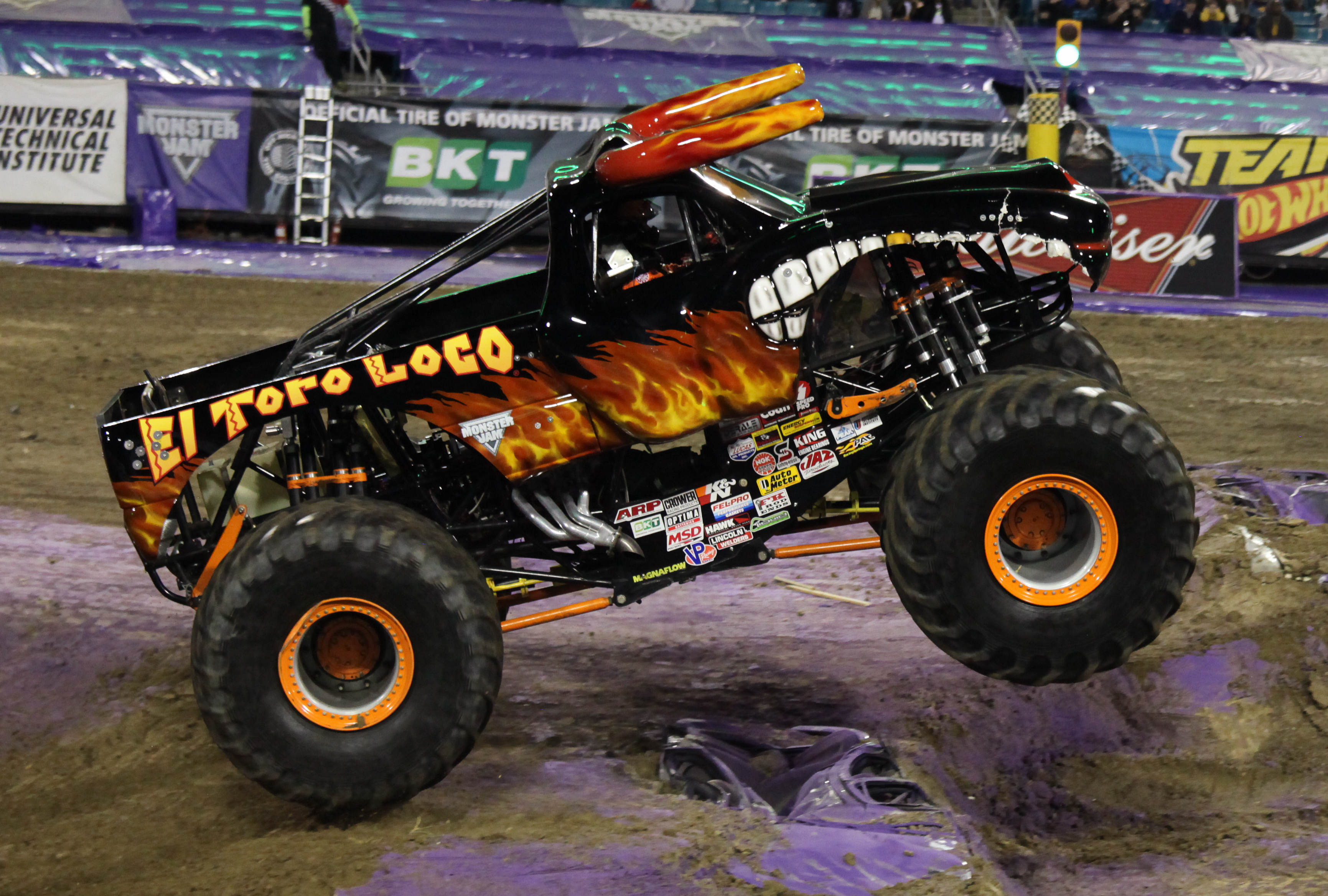 Fileel toro loco black monster truckjpg