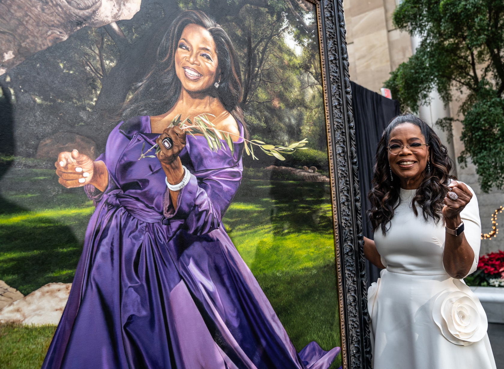 Oprah winfrey portrait unveiled at national portrait gallery