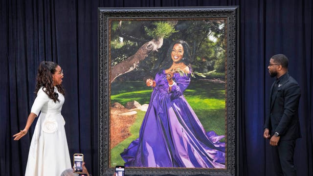Oprah winfrey portrait â featuring the lor purple â unveiled at national portrait gallery the