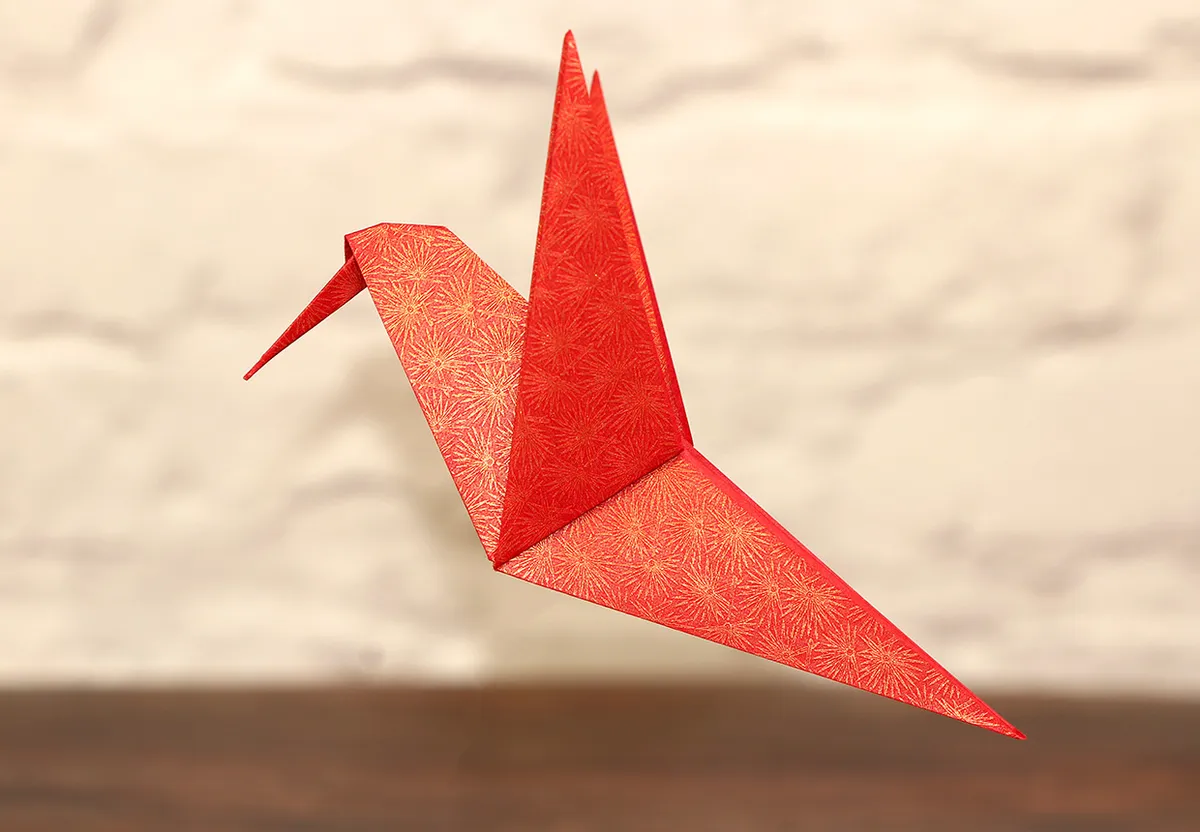 To make an origami hummingbird