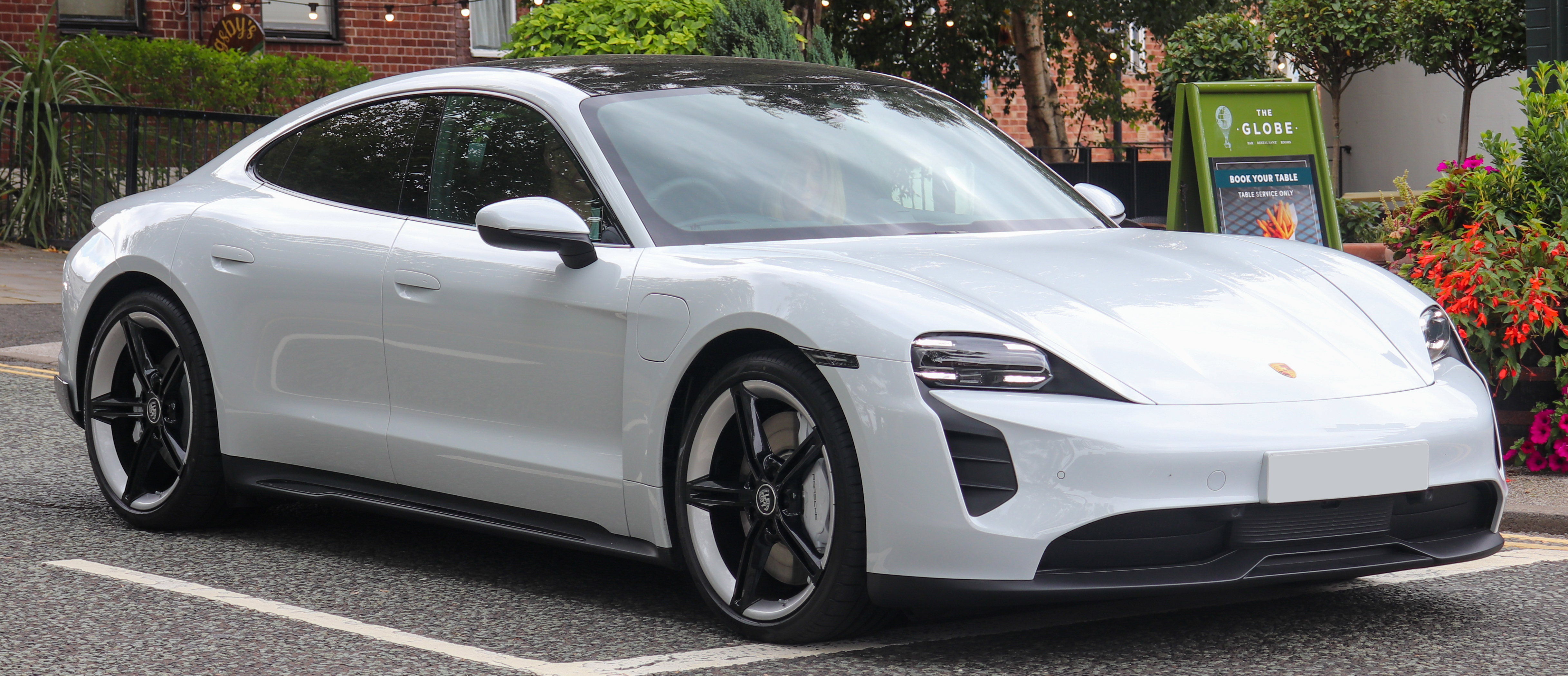 Porsche taycan