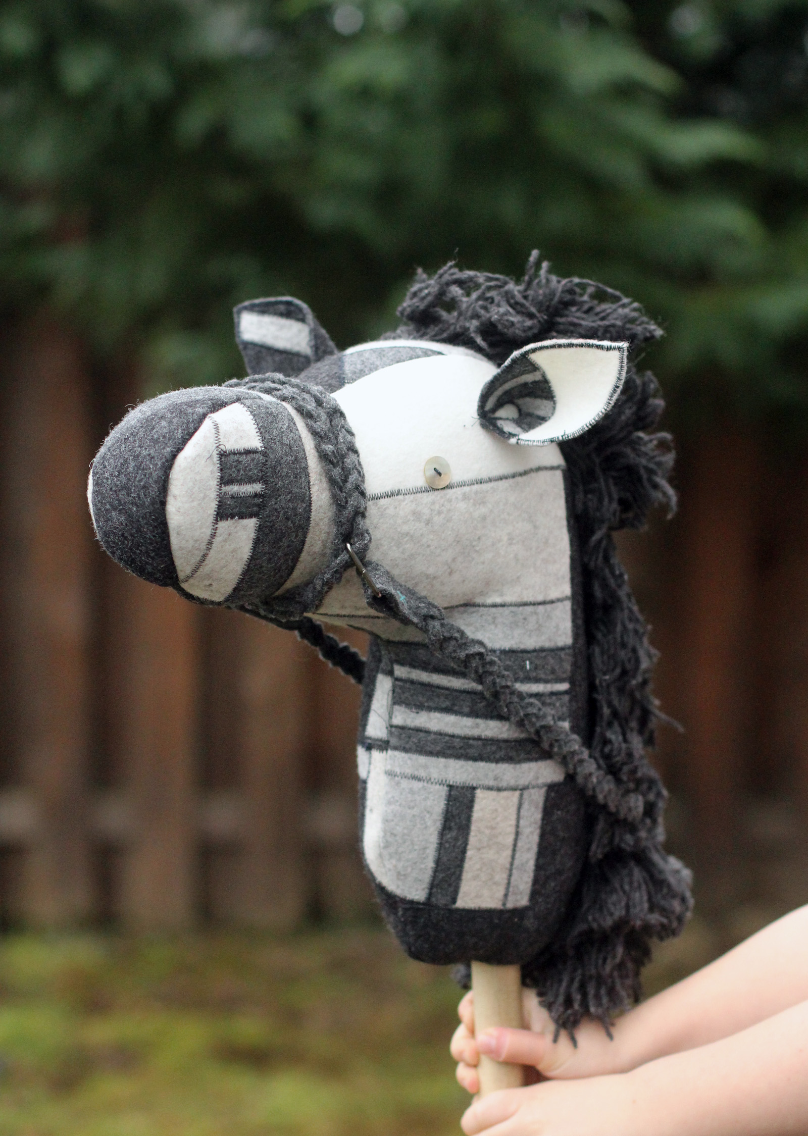 Felt hobby horse beauty all around