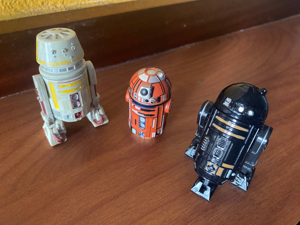 Droid figure