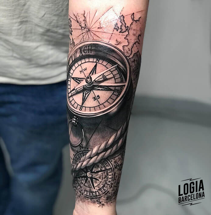 Tattoo of the wind rose logia tattoo barcelona