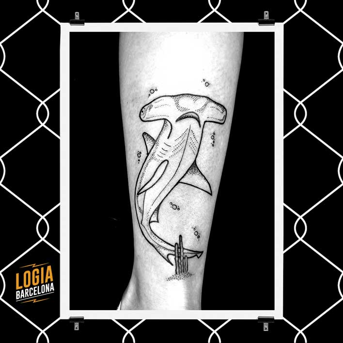 Ideas de tatuajes de tiburones logia tattoo barcelona